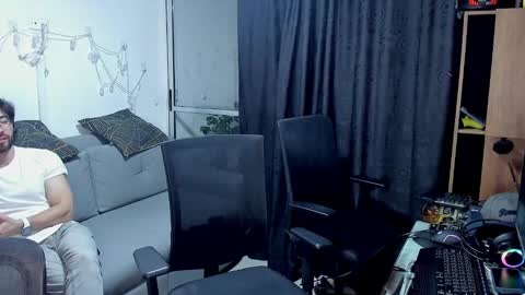 Im Chirs IM MODEL INDEPENDT online show from February 2025 12:49:01 AM