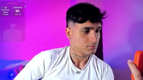 Christian Wang online show from November 2025 10:51:01 PM