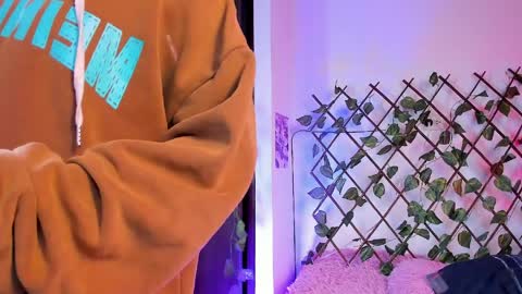 Christian Wang online show from April 2026 09:01:01 PM