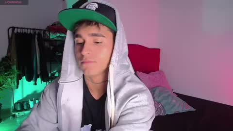 Snapshot of chriss_wg_ chatting on June 2026 10:00:02 PM Christian Wang online show from June 2026 10:00:02 PM