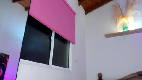 Hi dont forguet to follow me    online show from October 2025 06:25:01 AM