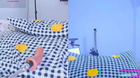 Christin online show from December 2025 01:10:01 AM