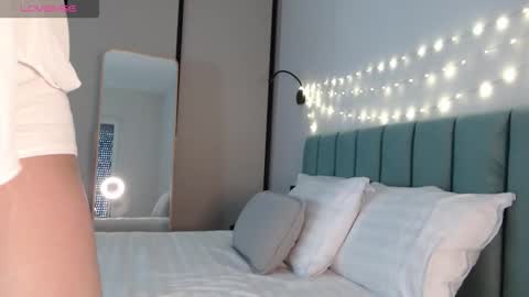 Snapshot of christinafit chatting on February 2026 08:30:01 AM chris online show from February 2026 08:30:01 AM