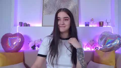 Christina online show from February 2025 06:38:01 PM