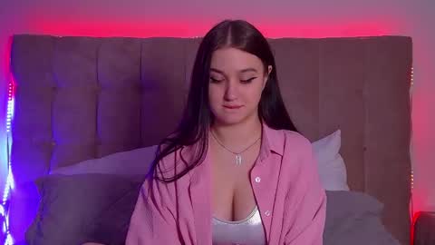 Christina online show from March 2025 06:32:01 PM