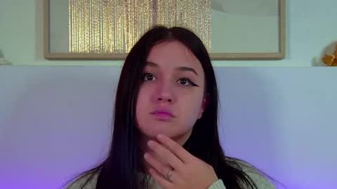 Christina online show from October 2025 05:50:01 AM