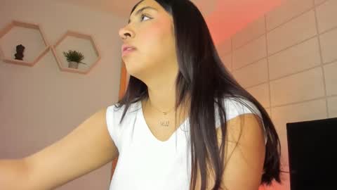 Christine  online show from October 2025 12:06:02 PM