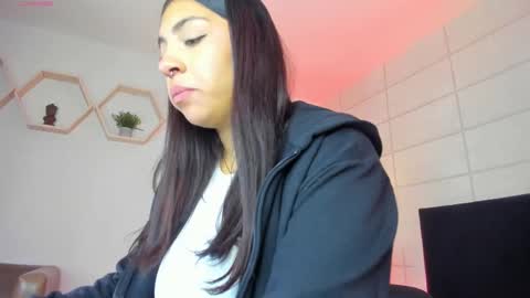 Christine  online show from October 2025 12:16:01 PM