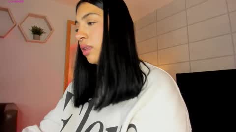 Christine  online show from November 2025 12:05:02 PM