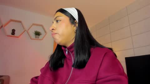 Christine  online show from November 2025 12:05:02 PM