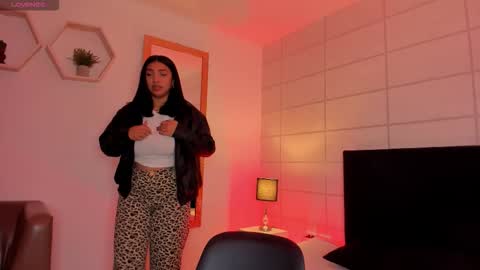 Christine  online show from December 2025 11:58:02 AM