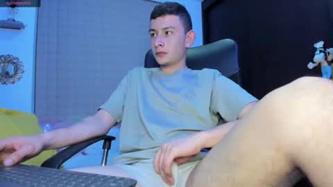 christmiller_1 online show from February 2025 05:04:01 AM