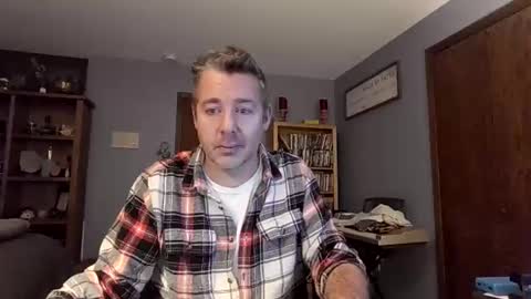 chrisw8121 online show from December 2025 05:23:01 AM