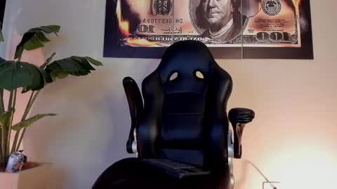 chrizmacgregor online show from May 2026 09:05:02 PM