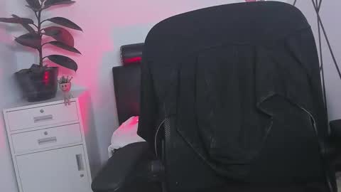 chrristopher77 online show from November 2025 05:52:01 AM