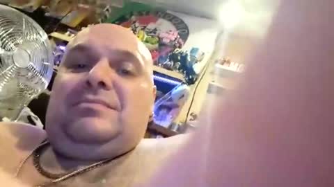 Chubbydutch man online show from December 2025 07:08:02 PM