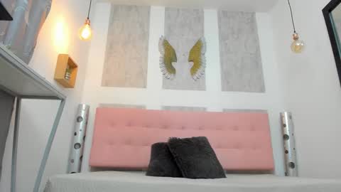 ...   ... online show from March 2026 04:07:02 AM