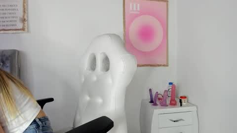 Snapshot of ciindy_lovee chatting on November 2025 12:27:02 PM Ciindy Lovers online show from November 2025 12:27:02 PM