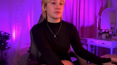 Cin Bellamy online show from October 2025 05:42:02 AM