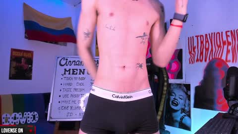 David     Independent Model online show from December 2024 08:00:02 AM