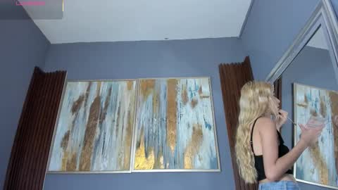 Cintia online show from September 2025 12:18:01 PM