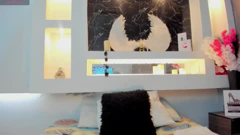 Cinthya  online show from September 2025 12:20:01 PM