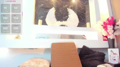 Cinthya  online show from November 2025 12:05:02 PM