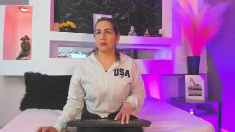 Cinthya  online show from March 2026 12:09:01 PM