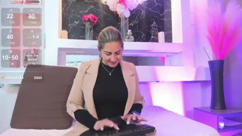Cinthya  online show from June 2026 12:11:01 PM