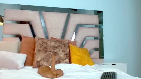 Cintia Hills online show from January 2025 08:32:02 AM