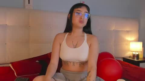 Cintya online show from March 2025 10:45:02 PM