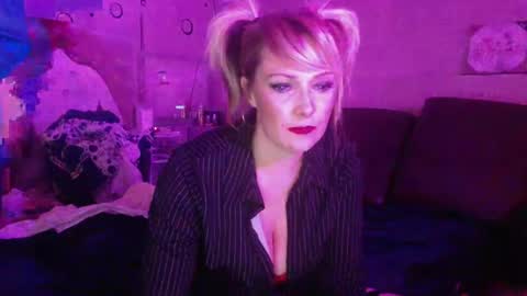 cj_wunderlust online show from October 2025 02:53:01 AM