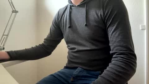 clamshive7 online show from November 2025 01:35:02 PM