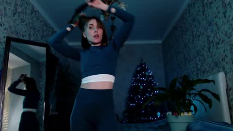 Snapshot of clara_bendover chatting on January 2025 07:13:02 PM Clara online show from January 2025 07:13:02 PM