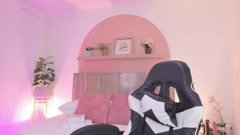 C L A R A online show from February 2026 02:40:02 AM