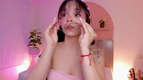 C L A R A online show from April 2026 03:04:02 AM