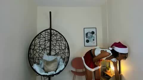 Clara  online show from December 2024 10:16:01 PM