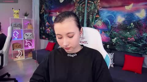 clarabenson online show from October 2025 06:31:02 PM