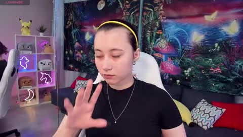 clarabenson online show from October 2025 06:10:01 PM