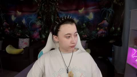 Snapshot of clarabenson chatting on April 2026 03:01:01 AM clarabenson online show from April 2026 03:01:01 AM