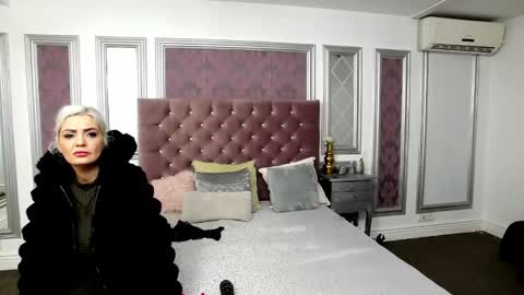 Clara online show from December 2024 10:21:01 PM