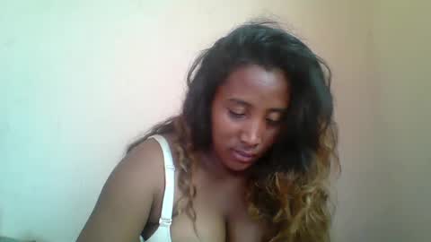 Clarah0123 online show from March 2025 01:17:01 PM