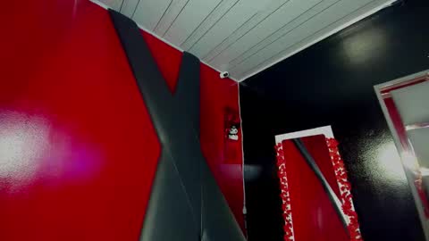 Snapshot of clarita_hills chatting on February 2026 07:00:02 PM Clarita hill online show from February 2026 07:00:02 PM