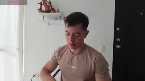 Snapshot of clark_bostom chatting on October 2025 03:46:02 PM clark online show from October 2025 03:46:02 PM