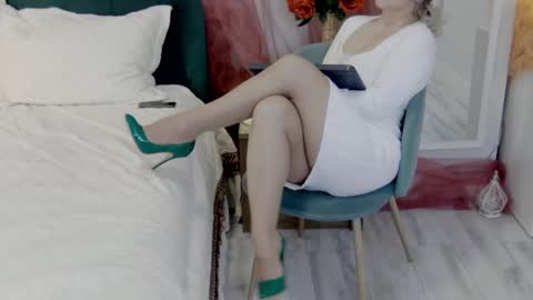 Classy Tinna online show from January 2026 05:00:01 AM