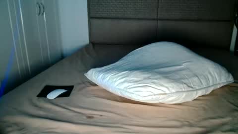 claudiacoxxx online show from November 2025 08:52:01 PM