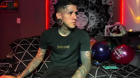 cleo y maikol online show from April 2026 03:18:01 AM