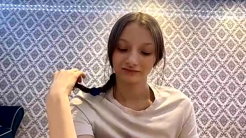 Cleo online show from December 2025 05:44:02 PM