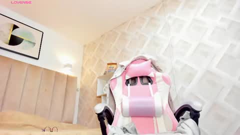 Snapshot of clhoe_johnson_ chatting on July 2026 09:00:01 AM clhoe_johnson_ online show from July 2026 09:00:01 AM