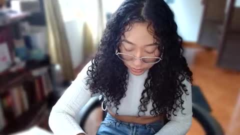 Snapshot of clitia_xx chatting on April 2026 09:17:02 PM Clitia online show from April 2026 09:17:02 PM